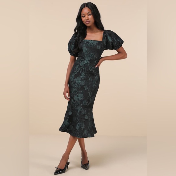 Lulus Dresses & Skirts - NWT Lulus Black and Emerald Trumpet Midi Dress